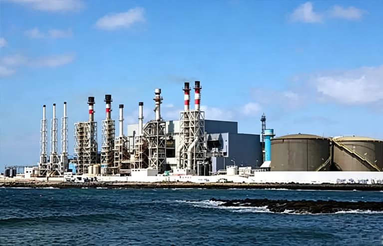 Anti-corrosive plastic valves and fittings in a seawater desalination and RO plant
