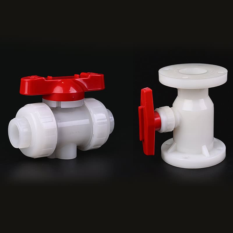 High-purity PVDF true union and flanged ball valves with red handles, comparing socket fusion and flanged connections for semiconductor ultrapure water systems